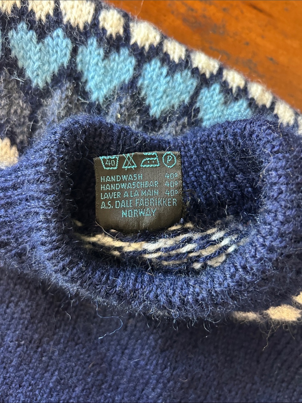 Vintage Dale of Norway Nordic Pure New Wool Navy Sweater - Picture 5 of 6